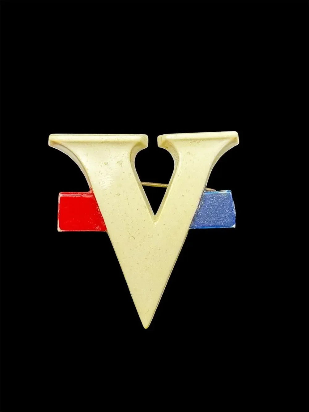 Vintage Red White & Blue V for Victory badge WWII WW2